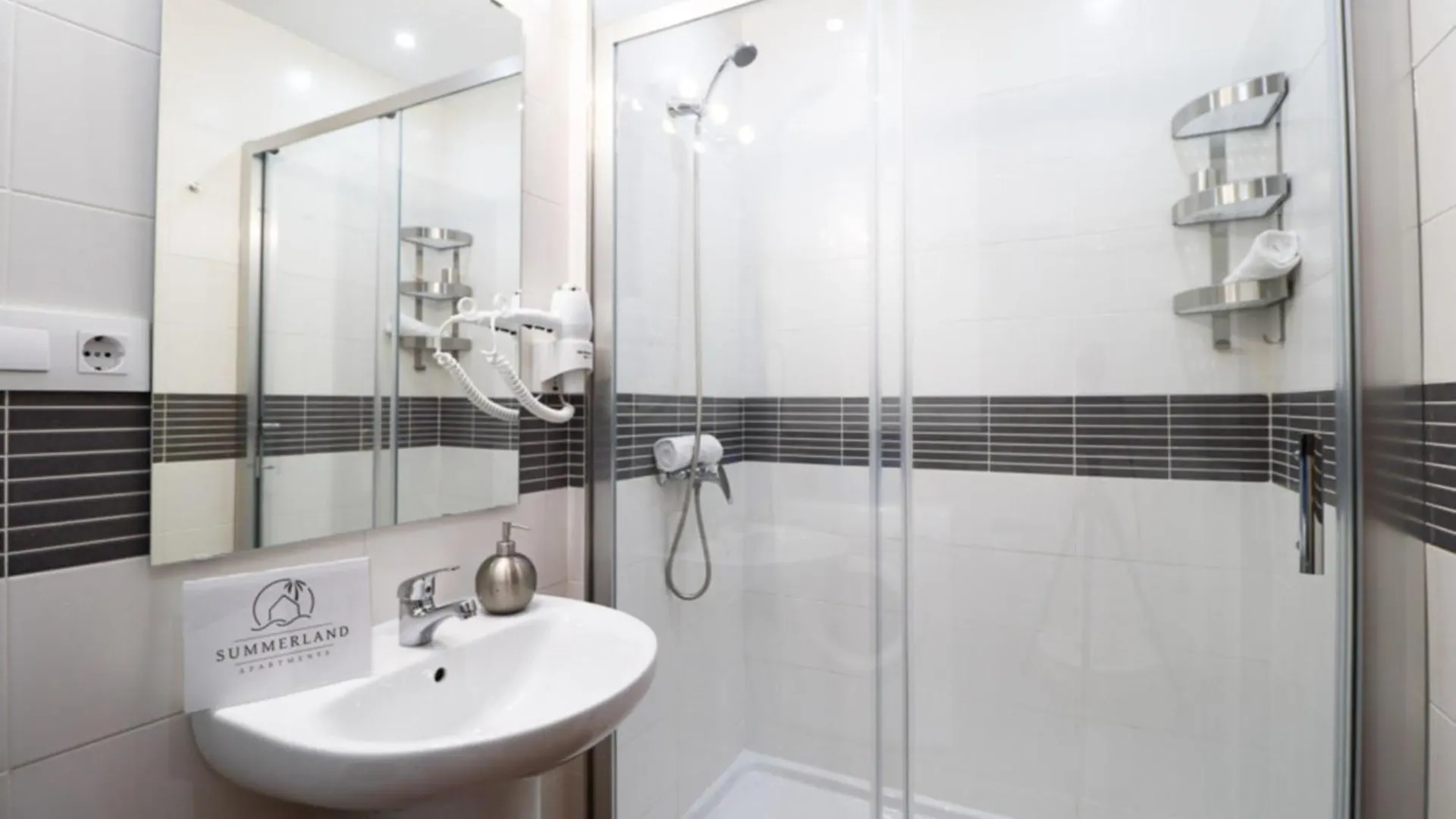 Summerland Apartments Rota