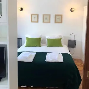 new-apartment-on-the-beach.hotels-lisbon-portugal.com/