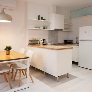 https://elena-apartments.topcostabravahotels.com